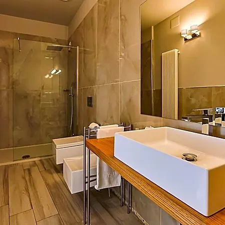 Le Hotel 4*