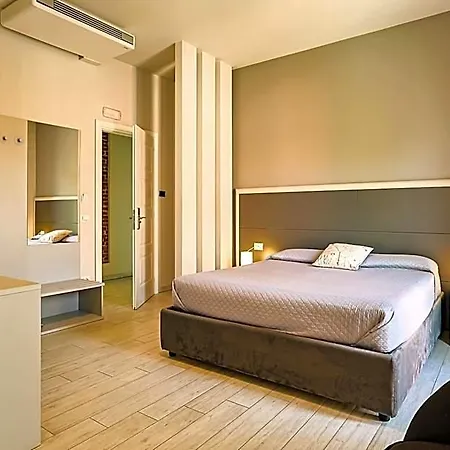Le Hotel 4*