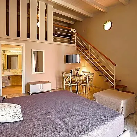 Le Hotel 4*